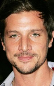 Simon Rex