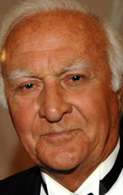 Robert Loggia