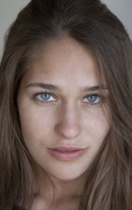 Lola Kirke
