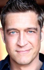 Robert Gant
