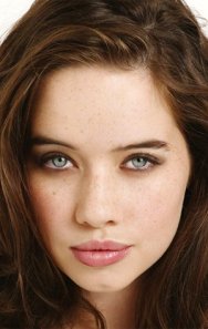 Anna Popplewell