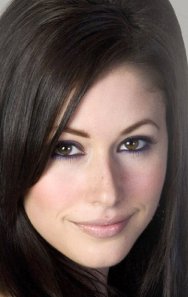 Amanda Crew