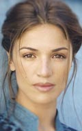 Nadia Farès
