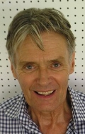 Simon Williams