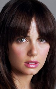 Mia Kirshner