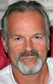 Clive Mantle