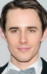 Reeve Carney