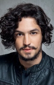 Gabriel Leone