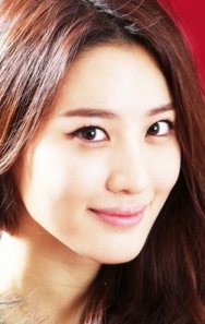 Claudia Kim